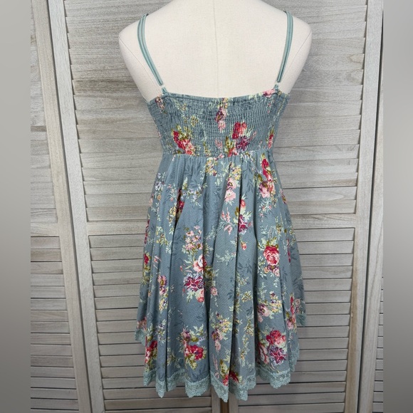 YUMI BOUTIQUE Mini Sleeveless Sundress Blue Cottage Floral -Small - Picture 4 of 4